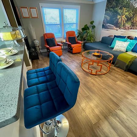 Schaumburg Paradise Oasis With A Secret Garden And Private Pool Ngoại thất bức ảnh