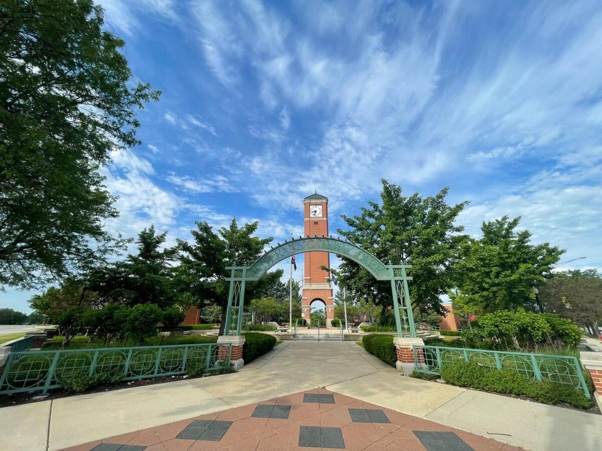 Schaumburg Paradise Oasis With A Secret Garden And Private Pool Ngoại thất bức ảnh
