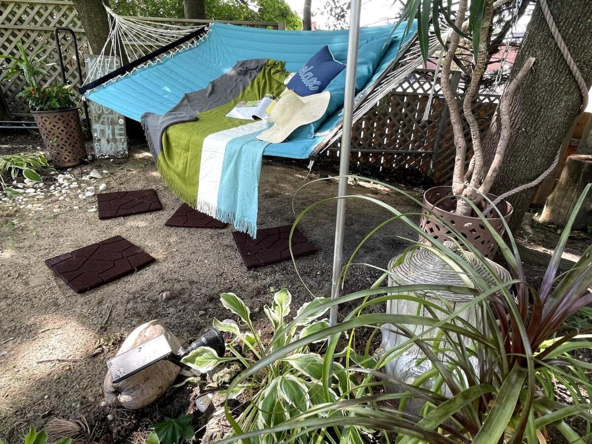 Schaumburg Paradise Oasis With A Secret Garden And Private Pool Ngoại thất bức ảnh