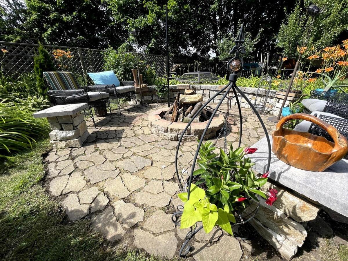 Schaumburg Paradise Oasis With A Secret Garden And Private Pool Ngoại thất bức ảnh